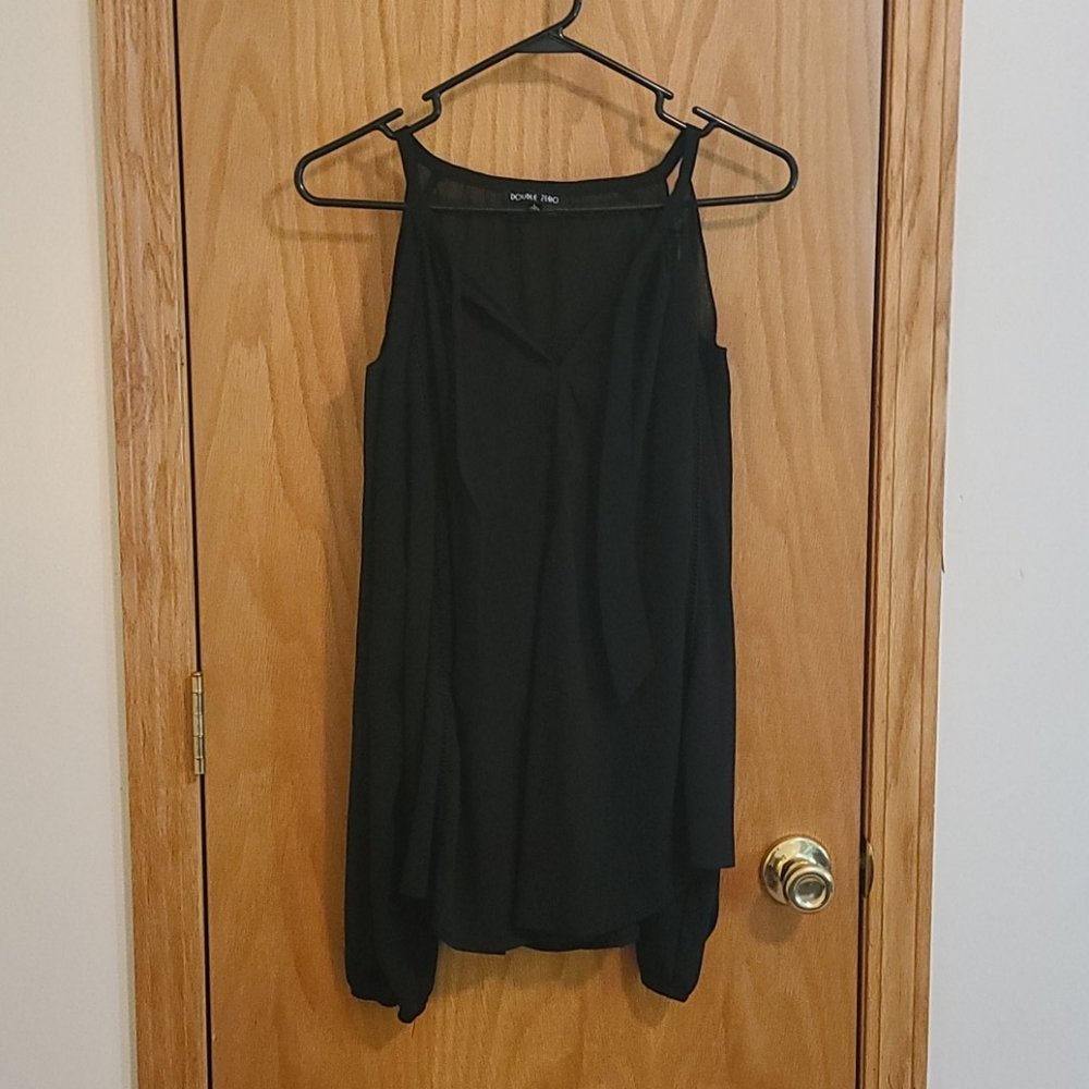 Shoulder less blouse